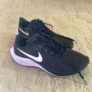 Nike tennis shoes